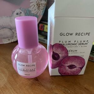 NIB GLOW RECIPE PLUM PLUMP HYALURONIC ACID serum.
